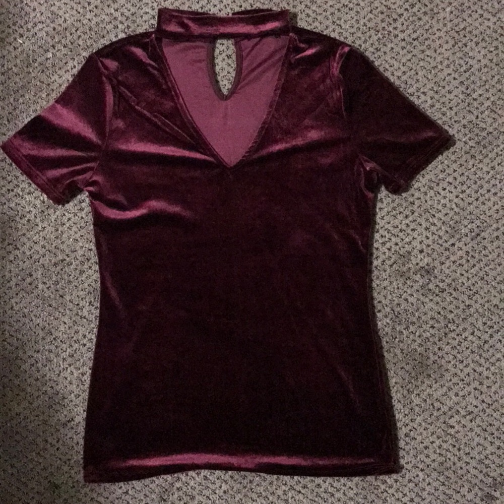 Charlotte Russe T w/ choker